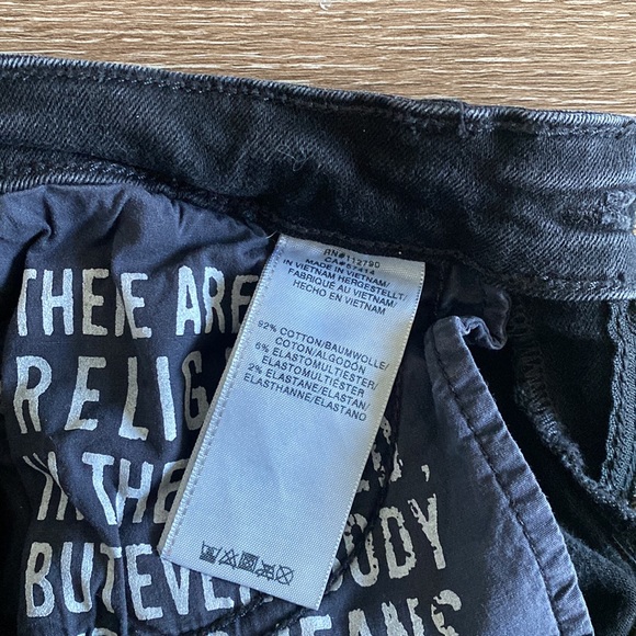 True Religion Mid Rise Super Skinny Halle Crochet Style Jeans - Picture 7 of 7